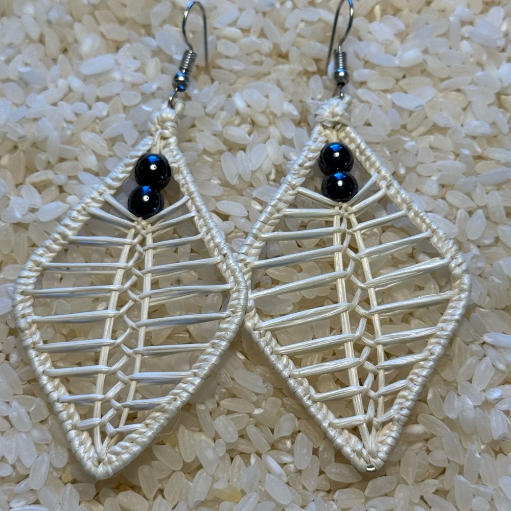 Artisan Made Hawaiin Wicker Black Pearl Earrings